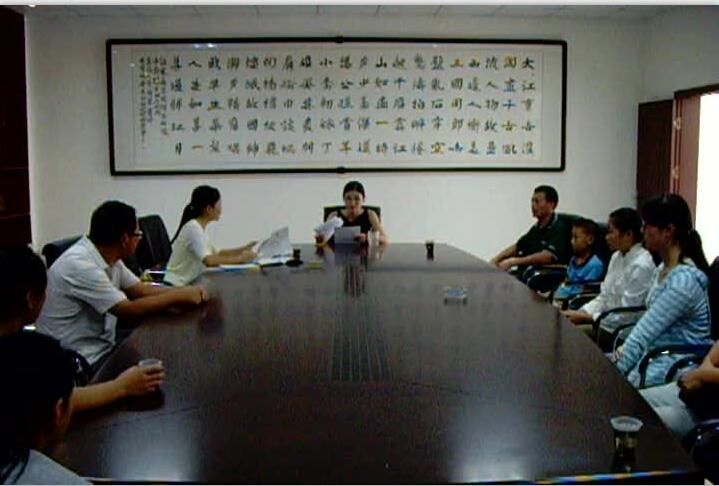 湖北水建公司總經理愛心資助峪山貧困女大學生